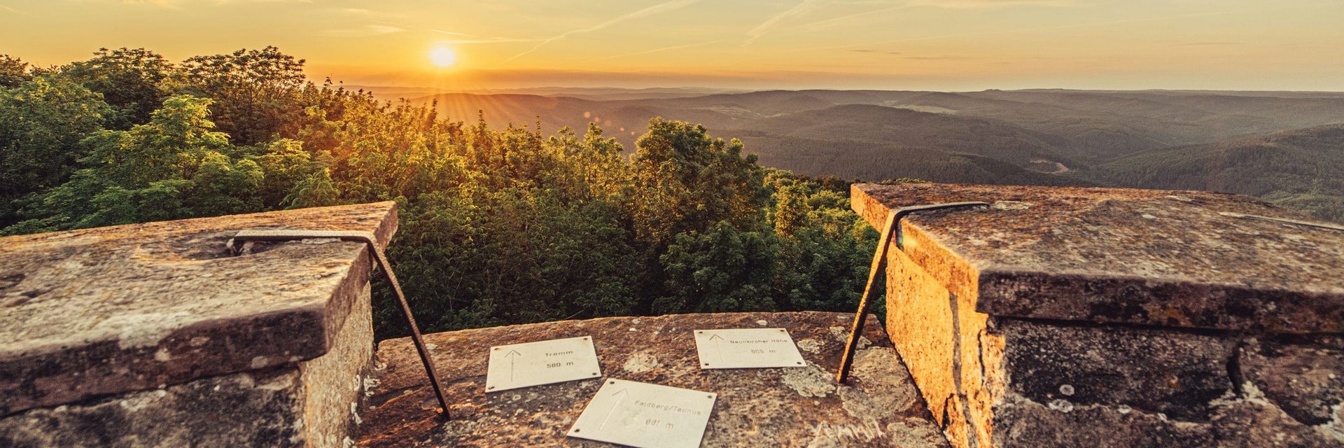 Sonnenuntergang | Wohnmobiltouren Baden-Württemberg | Odenwald |  © Chris Frumolt