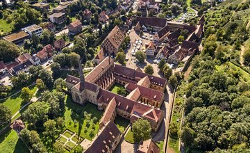 Maulbronn von oben | Kraichgau-Stromberg Tourismus | Wohnmobiltouren in Baden-Württemberg | © Christian Ernst