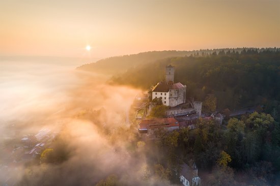 Burg Guttenberg mit Deutscher Greifenwarte | © Bastian Werner | Burg Guttenberg