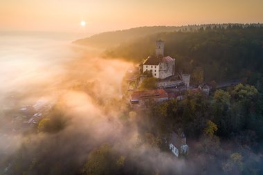 Burg Guttenberg mit Deutscher Greifenwarte | © Bastian Werner | Burg Guttenberg