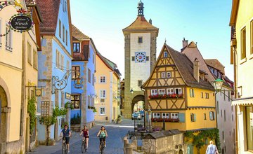 Radfahrer in Rothenburg | Liebliches Taubertal | Wohnmobiltouren in Baden-Württemberg | © Thomas Weller