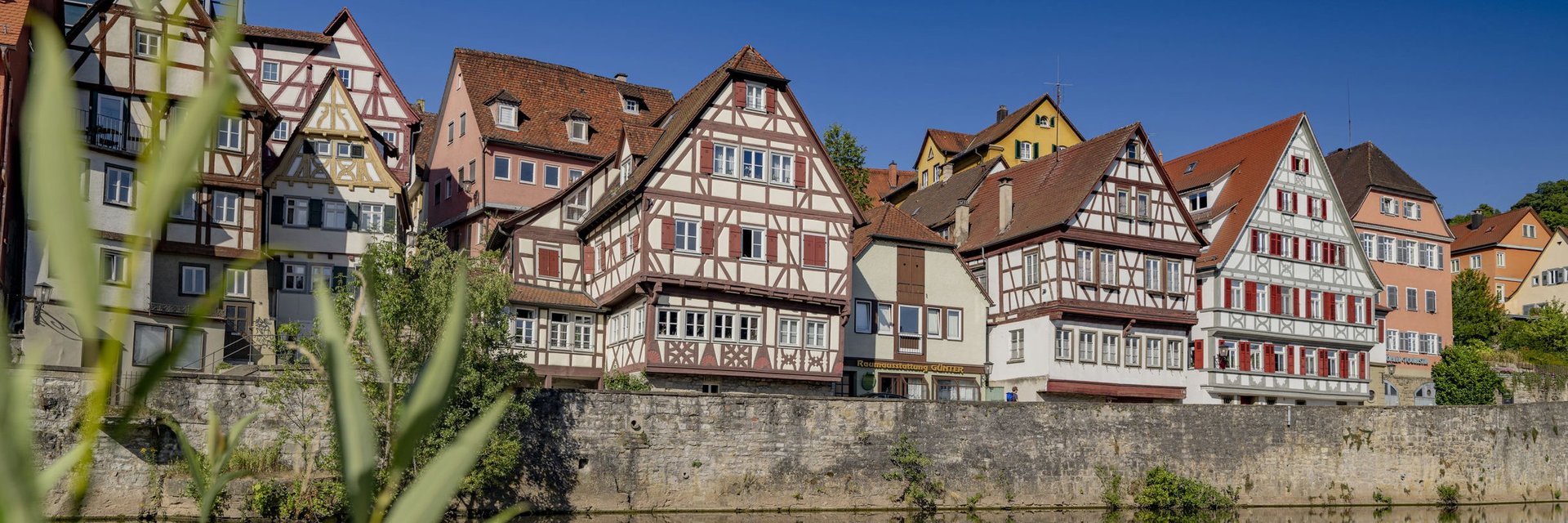 Fachwerkhäuser am Wasser | Hohenlohe + Schwäbisch Hall Tourismus | Wohnmobiltouren in Baden-Württemberg | © Jan Bürgermeister 