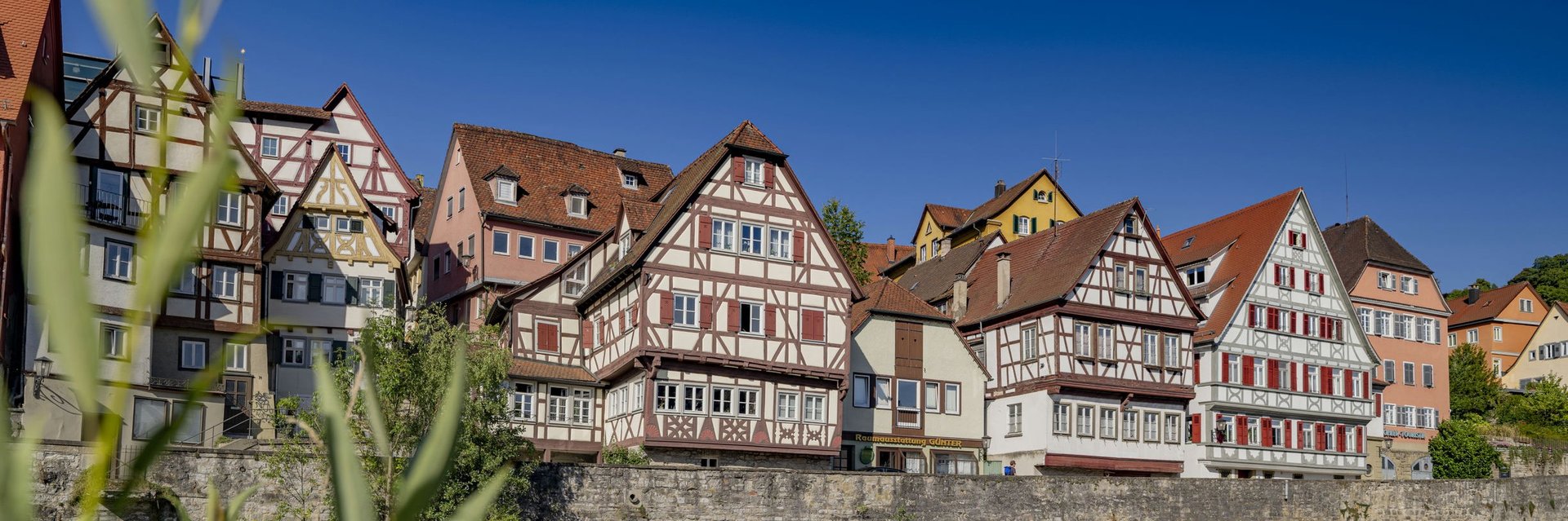 Fachwerkhäuser am Wasser | Hohenlohe + Schwäbisch Hall Tourismus | Wohnmobiltouren in Baden-Württemberg | © Jan Bürgermeister 